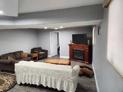 2 Bedrooms & 1.5 Bathrooms Image# 1