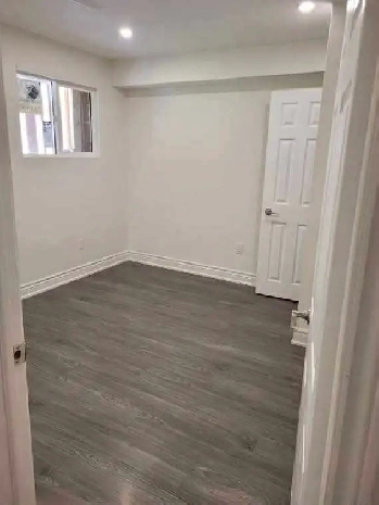 looking for a roommate Image# 1