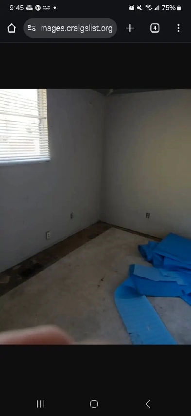 Room for rent in a 3 bedroom house Image# 1