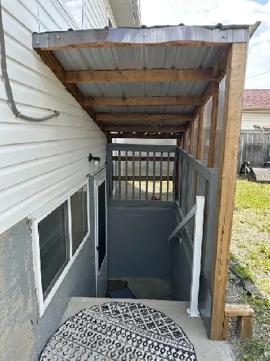 2 Bedroom bi level Basement For Rent Image# 5
