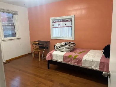 Girls or couples 2 rooms available near warden from 1st July Image# 9