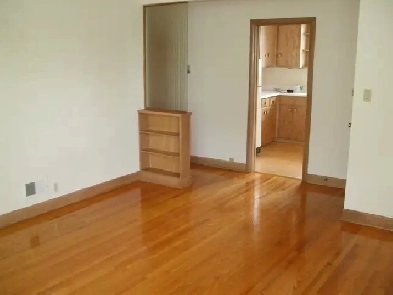 2 Bedroom Upper Duplex w/parking West Kildonan Image# 3
