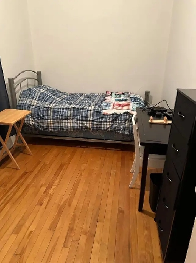 BELLE GRANDE CHAMBRE À LOUER Image# 3