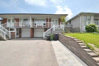 Gorgeous 2 Bedroom   Den House Lower Level Near Fairview Mall Image# 1