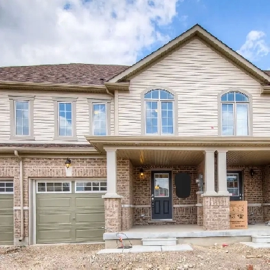 3 bedroom 3 bathroom for affordable rent in Cambridge Image# 1