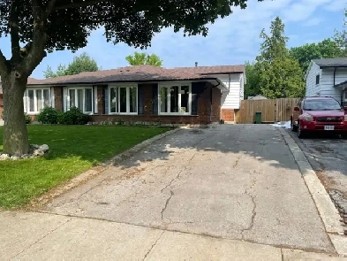1 Year Lease - 3 Bedroom Semi-Detached - West Mountain, Hamilton Image# 3