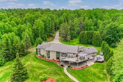 Waterfront home for Sale Image# 1