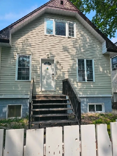 Available 1 Bedroom Suite (Upper-Triplex) - St. Boniface Image# 2