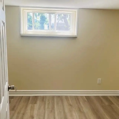 BASEMENT ROOMS FOR RENT Image# 3