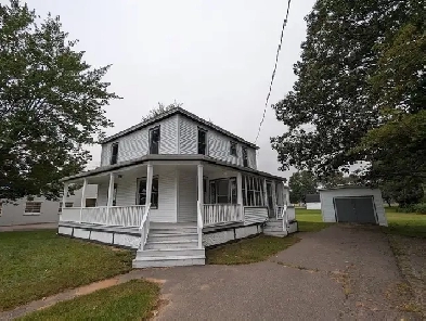 3 bedroom house for rent, 481 Main Street, Kingston Image# 2