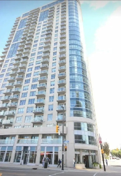 2 bed 2 bath   Den Penthouse Image# 7