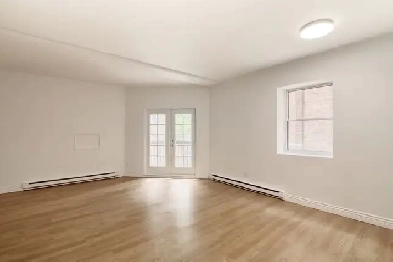 one-bedroom apartment on Durocher near McGill - ID 1051 Image# 1