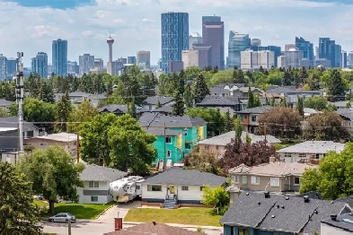 INNER CITY RENFREW LAND FOR SALE WITH A CHARMING BUNGALOW Image# 10