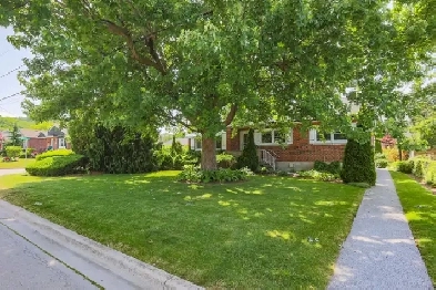 CHARMING BRICK BUNGALOW - 3 BED, 2 BATH Image# 7