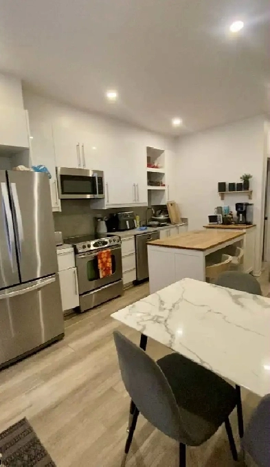 4 et demi sur 2 étages à louer Image# 1