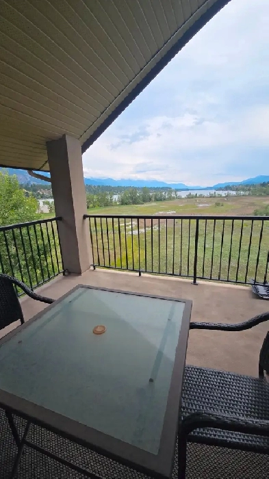 Pet friendly 2 bed (  den) 2 bath condo in Invermere Image# 8