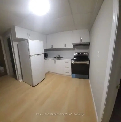 Amazing - For Rent In Scarborough - Bright & Spacious Image# 3