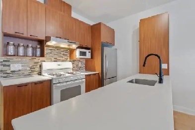 Mile End  charming 4.5 for rent Image# 1