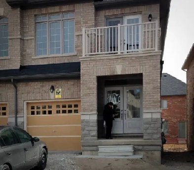 1900 SQFT Semi-Detached: 4 Bed, 2.5 Bath Image# 3