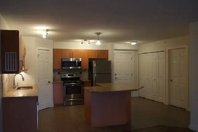 Spacious 1100sqft luxury condo for rent in Bankview Image# 1