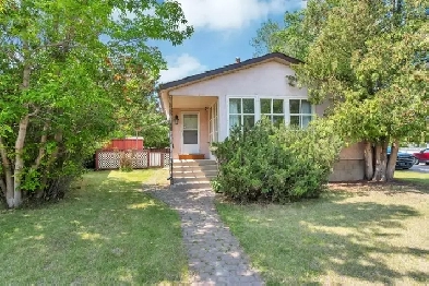 CHARMING WASKASOO  4  LEVEL SPLIT  ON CORNER LOT & GARAGE Image# 1