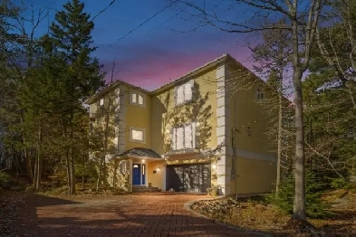 Charming 3-Bedroom 3.5 bath Italian Casa-Style - Halifax N Image# 7