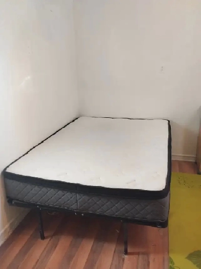 A room for rent at St Clair and Keele for male professional Image# 3