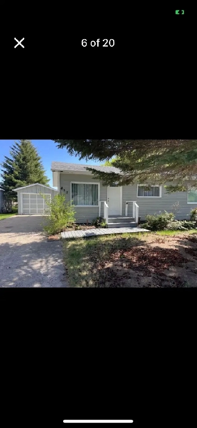 Cozy 4 season turn key living 5min walk to Lucien lake beach! Image# 1