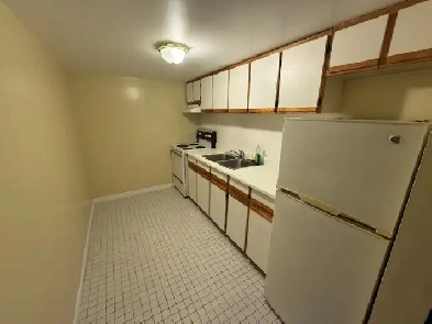 2 Bedroom Basement apartment in Scarborough Kennedy and Lawrence Image# 5