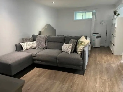 Logement sous-sol, meubles, St-Francois, Laval Image# 2