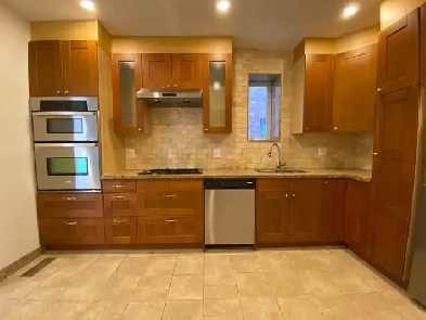 LARGE 1 BEDROOM AT DAVENPORT AND OSSINGTON! Image# 2