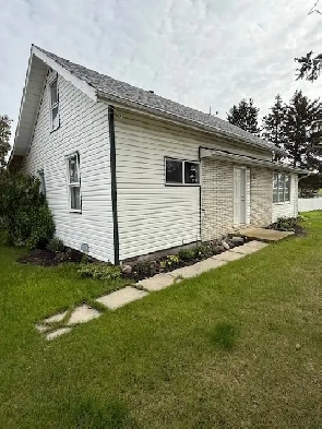 Cute House for Rent - Bentley! Image# 1