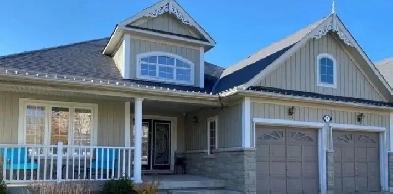 Brooklin Bungalow Beauty Available Aug 1st 3Bed 2 Bath Image# 12