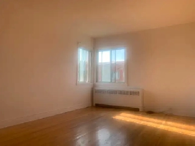 3 1/2 A LOUER 1ER AOUT DANS SAINT LAURENT CONDO STYLE Image# 1