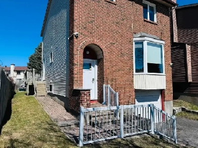 FOR RENT: 13 Coolspring Cres, Nepean (3bed/2.5bath) Image# 4