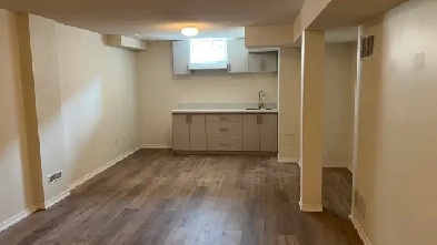 1 Bedroom Basement with Kitchen for Rent in Erin Mills area Image# 1