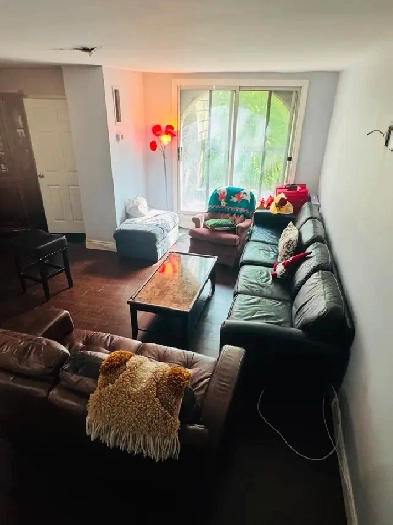 A beautifull 3-Bedroom, 1.5-Bath Condo for Lease in Mississauga! Image# 2