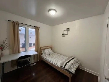 ROOM FOR RENT – MAIN FLOOR – FULLY FURNISHED – AVAILABLE EARLY J Image# 3