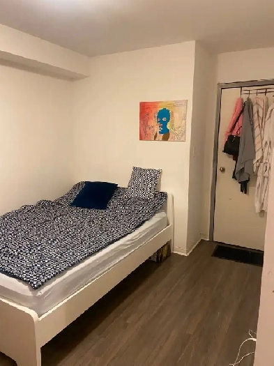 Furnished Room With Shared Shower Close to York Uni and Subway$ Image# 1