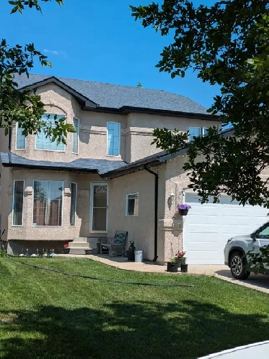 House for Sale (Private) - River Park South / Dakota Crossing Image# 3