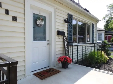 Charming 1.5 Storey Home with Pool – Great for First-Time Buyers Image# 4