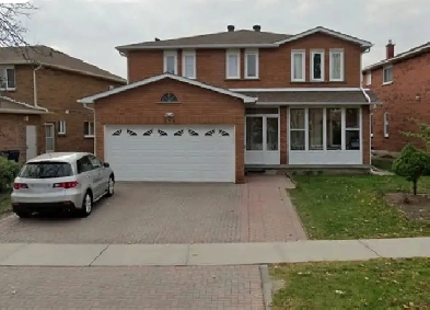 Garage for rent in North Scarborough. Image# 1