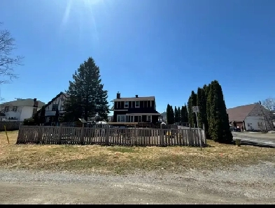 Large home for Sale Image# 5