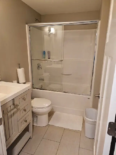 Long term rentals 2 beds basement appartment Image# 3