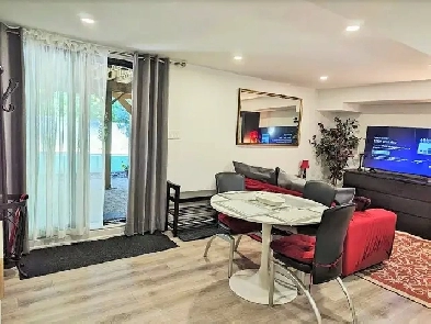 Stylish & Private 1-Bedroom Apartment in North York Image# 1