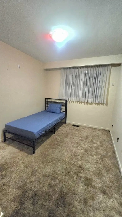 Main level Room rent near Port Credit Merrow Road Mississauga Image# 1