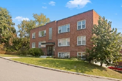 1-Bedroom Apartment in Rockliffe Park – $1,700/month   Hydro Image# 2