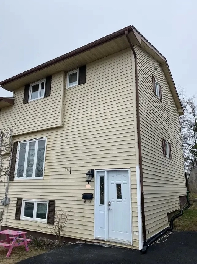 3-bedroom 1.5 bathrooms semi-detached house for rent, Woodlawn, Image# 8