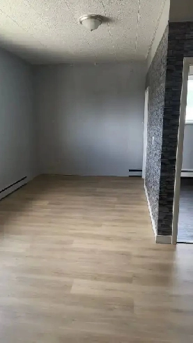 Large 2bdrm APT $2100/m  -Utilities Included- Avail Aug 1 Image# 2
