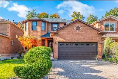 Upper floor room for rent for girls in Mississauga, short term Image# 1